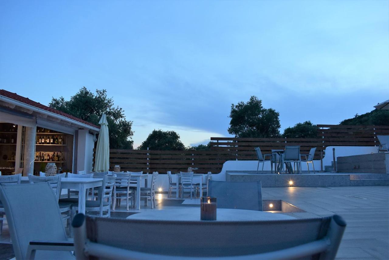 Studios Apartments Irini Patira Potos Dış mekan fotoğraf