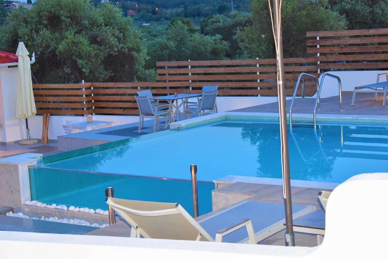 Studios Apartments Irini Patira Potos Dış mekan fotoğraf