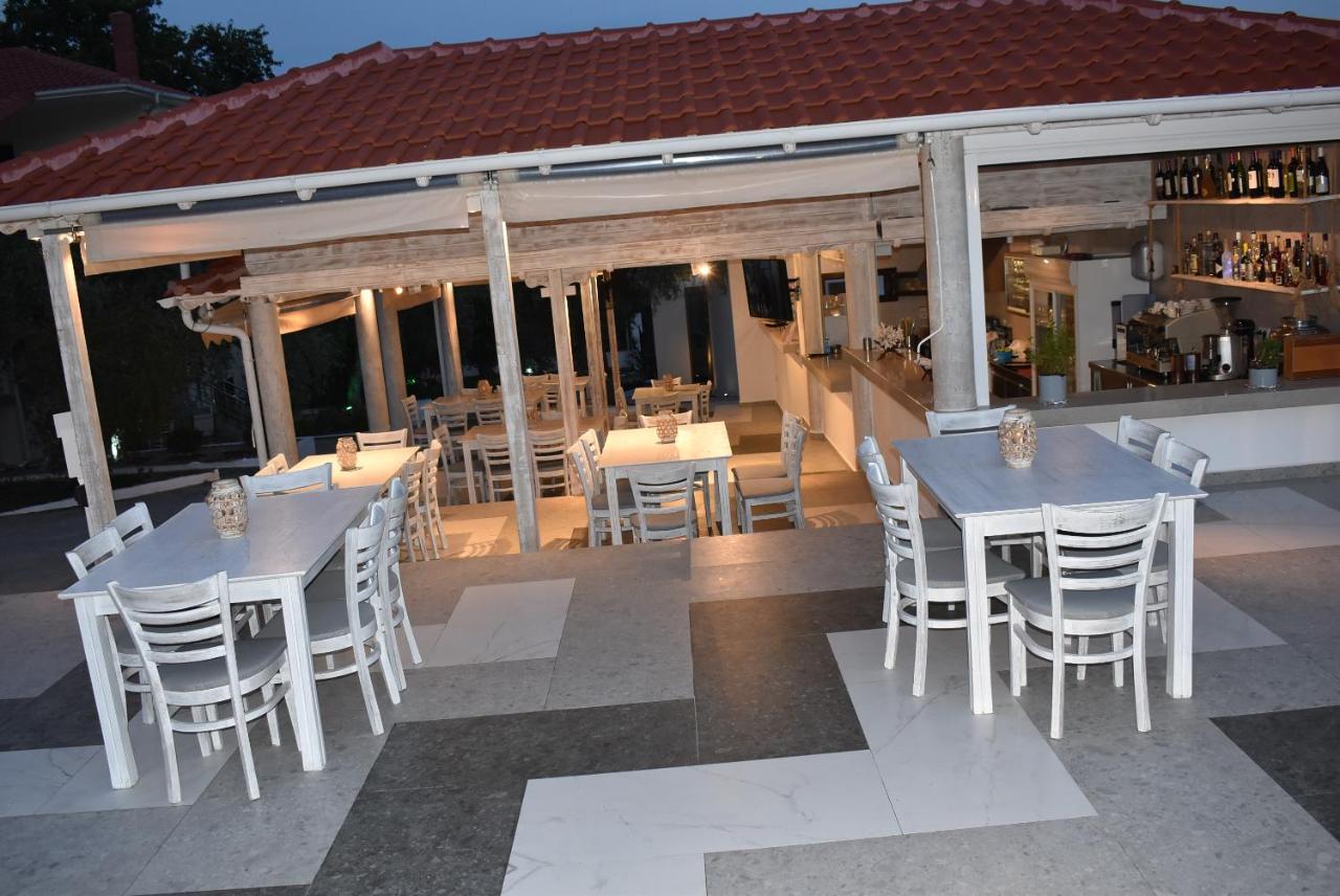 Studios Apartments Irini Patira Potos Dış mekan fotoğraf